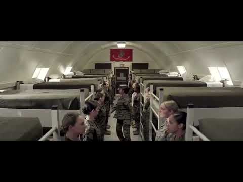 au clip: military superior walks through female soldiers' dorm