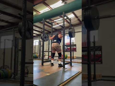 Korean guy poops on his underwear squatting 405lbs 183kg 4x5