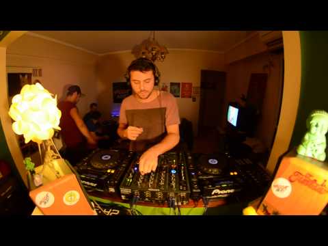 GROOVEBEAT - LIVING ROOM SESSIONS #001 W/ LUIS MASI