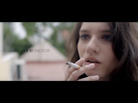 Looking Up  - La Brújula ft. Mica Suarez & Maria Becerra