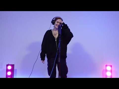 GIGI - HÄSSIG (LIVE PERFORMANCE)