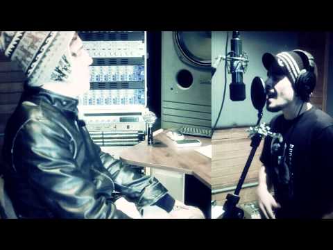 MACHETE BOMB - Sai Da Frente VIDEO PROMO (part. Papo Reto & DJ Ploc)