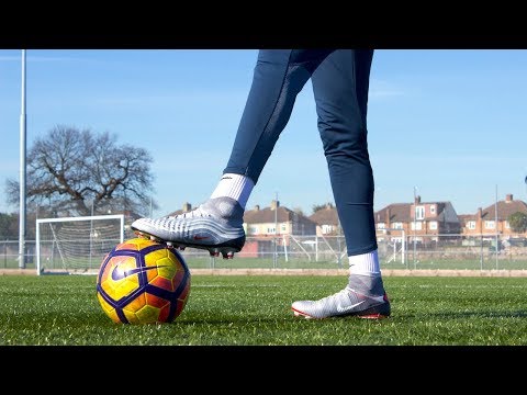 PLAY TEST! AIR MAX MERCURIAL vs MAGISTA 🙌 | KitLab