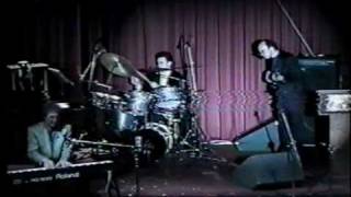 Roy Phillips sings "Girlie"