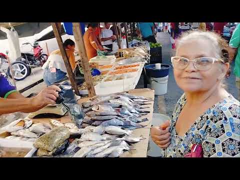 Conversando com os# amigos na feira# livre de #Cajueiro# Alagoas. 