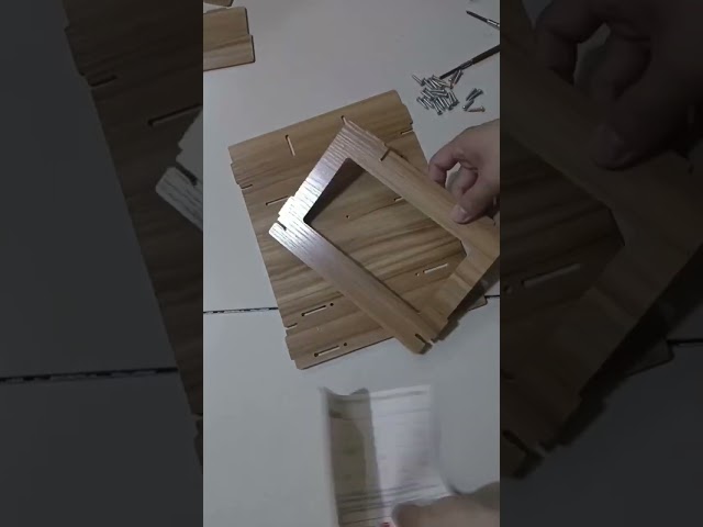 Vídeo relacionado con Wooden Desktop Storage Box with Lockable Drawers nize Your Files and Office Supplies with This Multi Tiered Gabinete