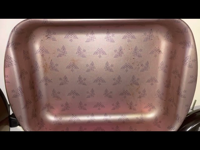 Imagem do vídeo da avaliação Forma para Bolo de Alumínio com Revestimento Interno Antiaderente Tramontina Brasil Vermelho