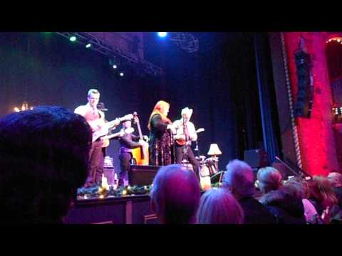 Wynonna's christmas tour