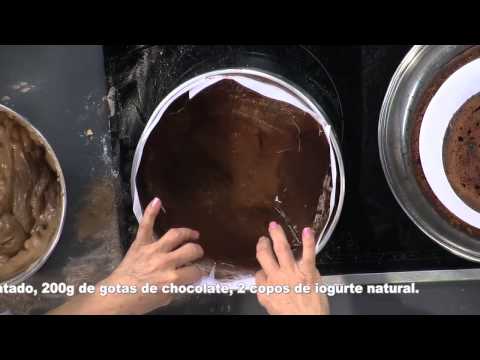 Receitas Bom Sabor - Naked Cake de Chocolate com Frutas