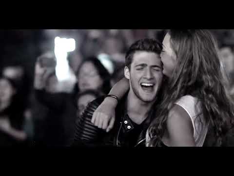 Ricardo Arjona - Cavernícolas (Official Video)