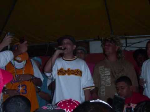 LOS ANDROIDES ANGELITO FT. JENAY (SAKEN LOS RIFLES)