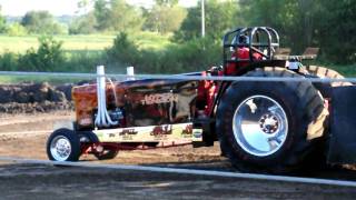 preview picture of video 'North West Missouri Steam and Gas Engine show 2010 - Hyper Tension'