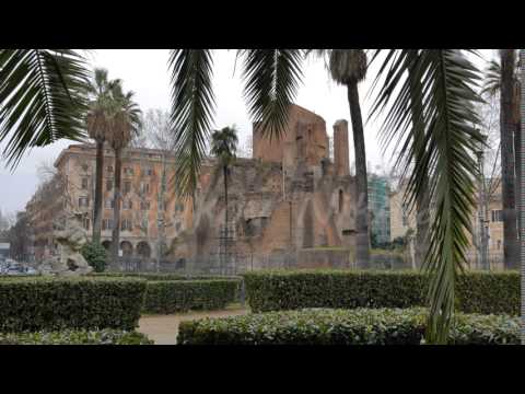 Ruínas em Giardini Nicola Calipari Roma, Itália 4K