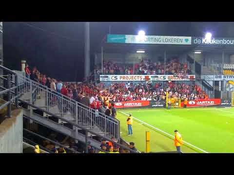 Antwerp-supporters blijven na afloop voor sfeer zorgen in Lokeren