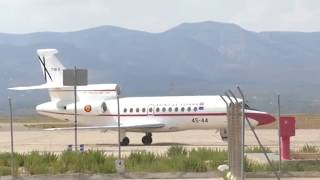 Momento de la polémica llegada de Pedro Sánchez al aeropuerto de Castellón en avión oficial