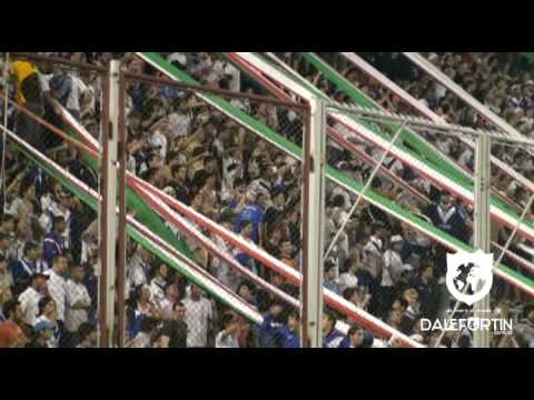 "Apertura 2009 . Yo no se lo que he tomado . Hinchada" Barra: La Pandilla de Liniers • Club: Vélez Sarsfield