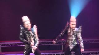 Jedward - Distortion (live)