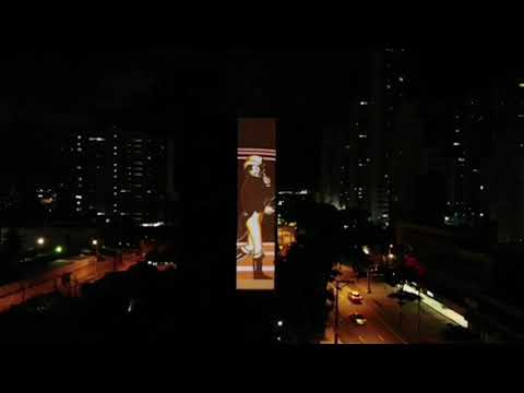 Johnnie Walker (110 anos do Striding Man)