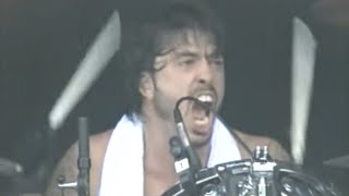 Queens of the Stone Age - live in Japan with Dave Grohl, 2002