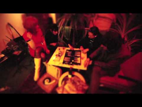 The Deaf is leuk, Di-rect heeft prioriteit