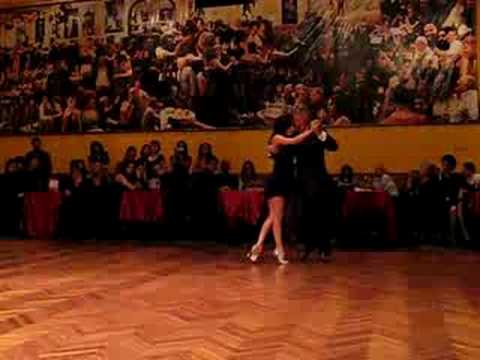  Luna Palacios  and  Dany Garcia  are  dancing  to  the  milonga  "  Arrabalera  "
