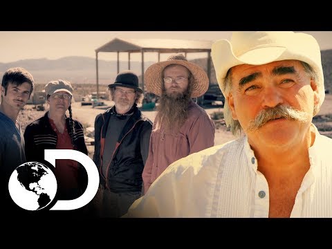 The difficult life in the desert | Remote living | Discovery Brazil