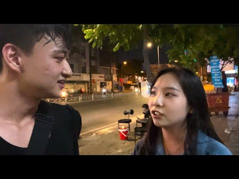 Talking to Locals After One Vietnamese Lesson 🇻🇳