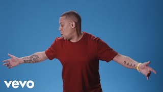 Assobia Para O Lado Lyrics English Translation