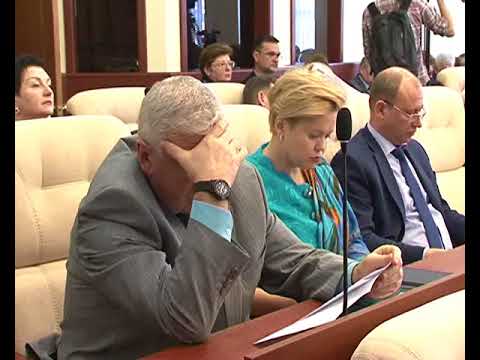 С ежегодным отчетом перед депутатами выступил глава Курской области.