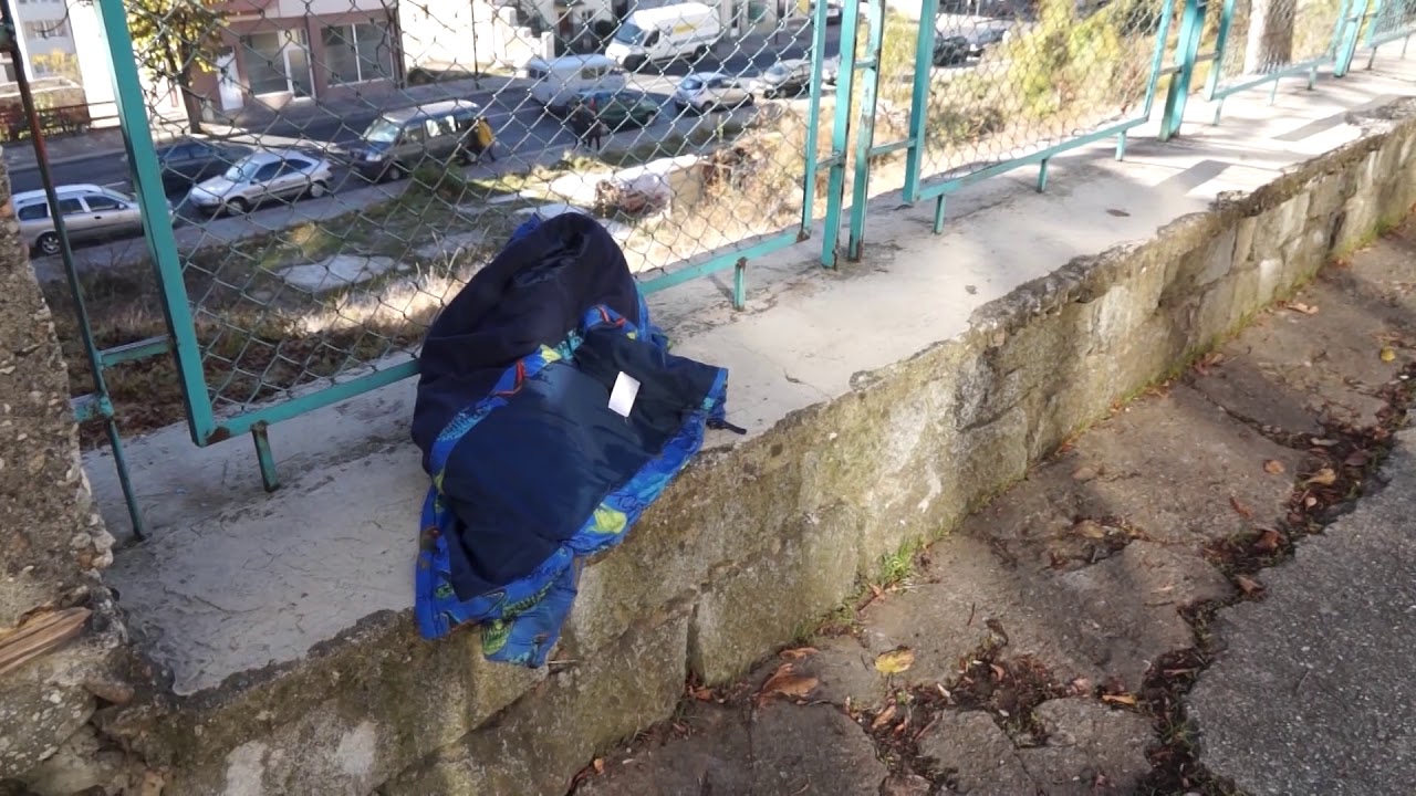 Малчугани и ученици до 4 клас влязоха в училище, а 6263 от горните класове останаха пред компютъра