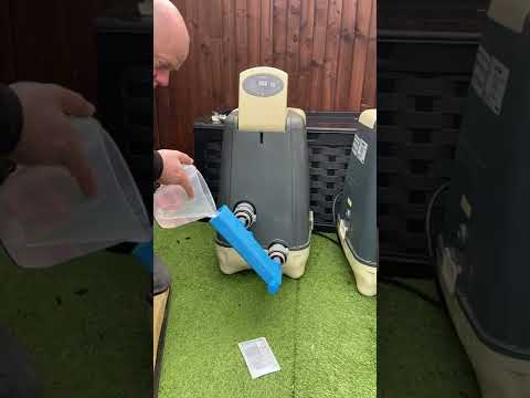 Prevent and fix E02 by descaling a Lay Z Spa Hydrojet (2016-2020) with an EASY-SCALE ™️ kit