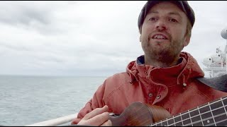 "L'amour, la mer et la mort" en session acoustique embarquée