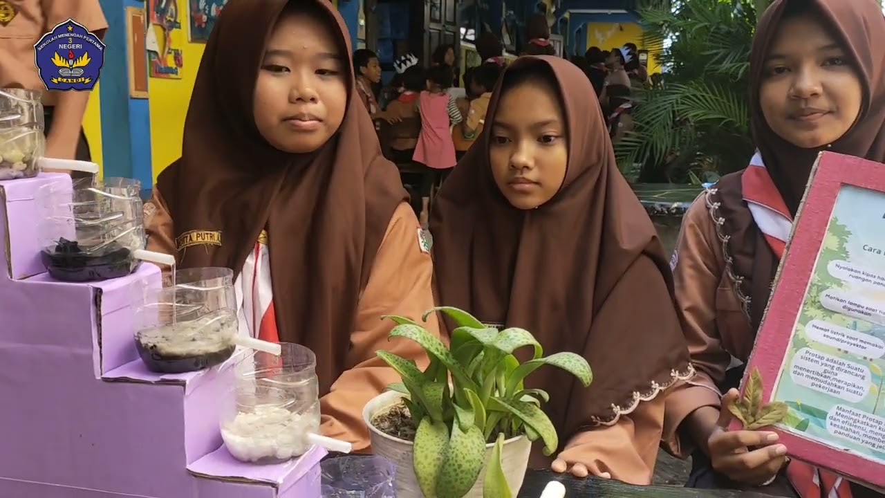 KOKURIKULER PERTAMA KELAS VII-AKSI PLIS