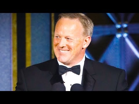 Serial Liar Sean Spicer is Not Funny, Stop Laughing With Him