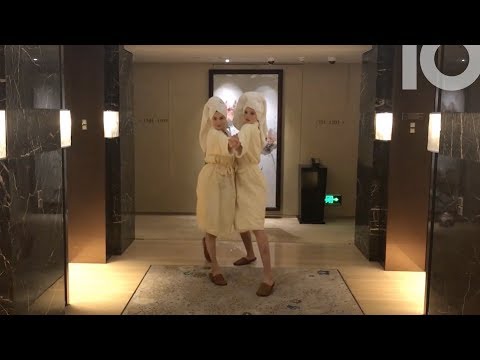 Victoria's Secret: 10's Holiday Countdown With Alexina & Grace Elizabeth