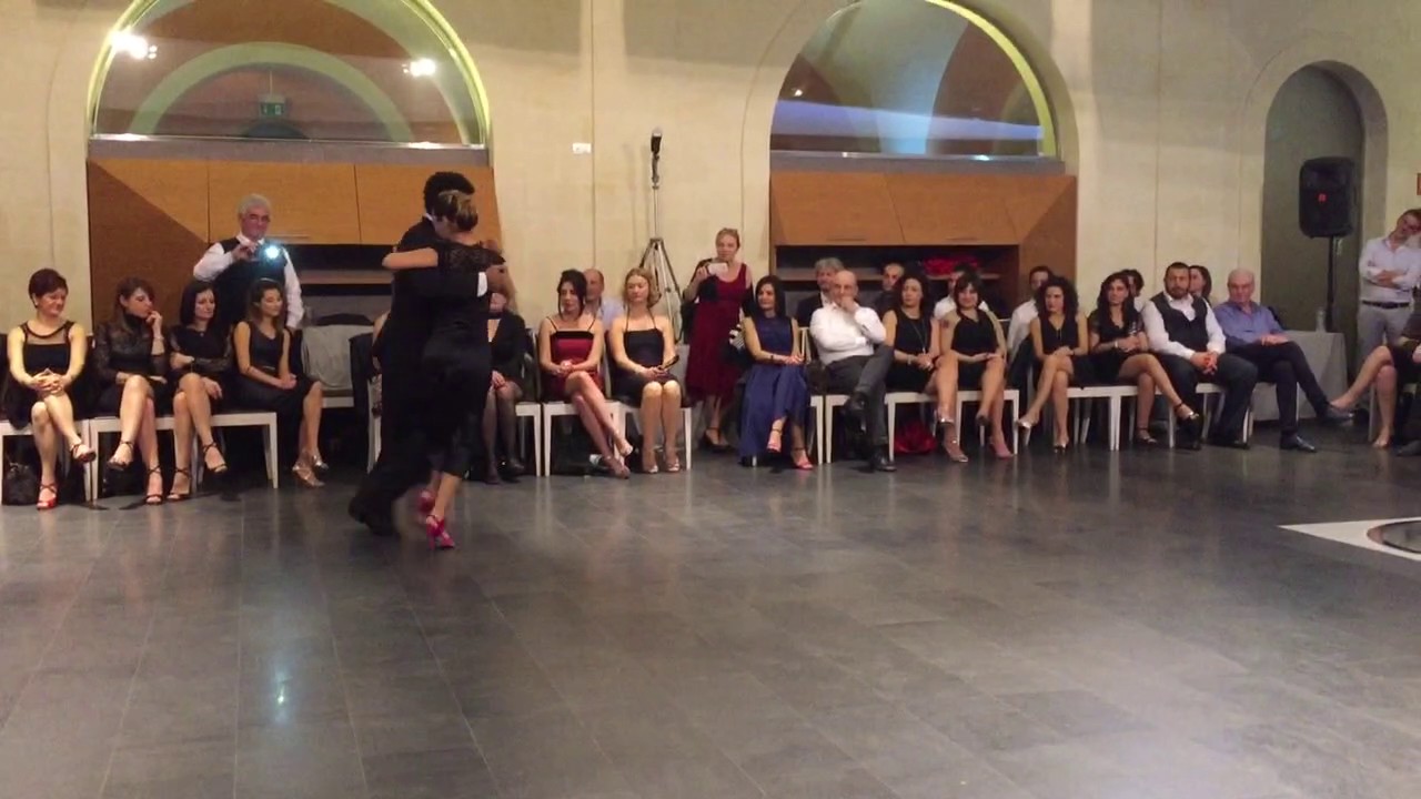 Yailet Suarez e Julio Alvarez.Tango 4.Ella es así( Edgardo Donato)