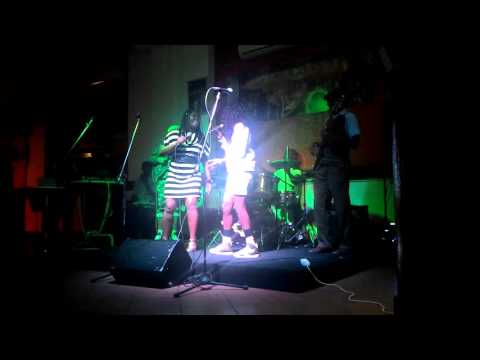 Sizaquel and Maelly in live