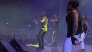 Chino y Nacho interpretando &quot;Cantinero&quot; en el #ASMF2016