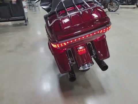 2017 Harley-Davidson Road Glide® Ultra in Pelham, Alabama - Video 1