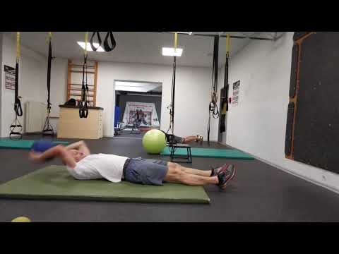 Suchá příprava pro plavání: Aut obouruč z lehu | Radim Jebavý pro blog arenashop.cz