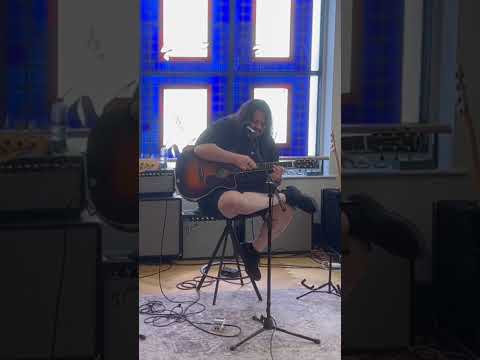 Thumbnail for Can Wolfgang Van Halen tap on an acoustic? #MammothWVH #WolfgangVanHalen #Mammothll #NewAlbum by Wolfgang Van Halen