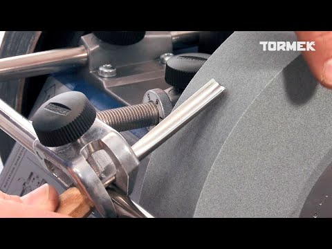 Sharpen short edge tools with the Tormek Short Tool Jig SVS-32