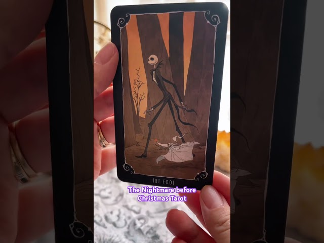 Vídeo relacionado con Baraja de cartas en caja metálica paladone pesadilla antes de navidad