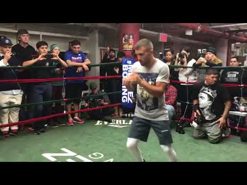 Insane footwork: Lomachenko shadowboxing