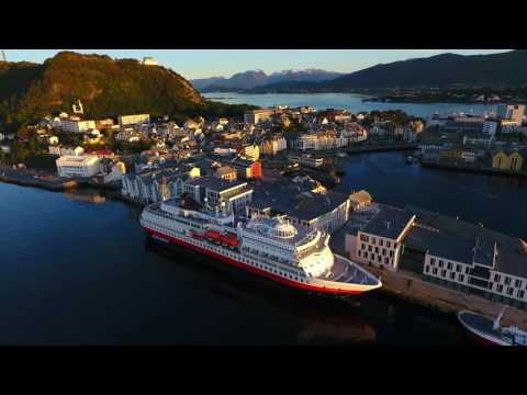 Ålesund 03.10.16 Hurtigruten MS Finnmarken Dronefilm Dronemovie