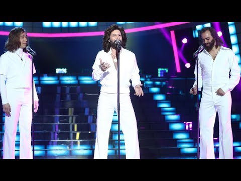 Miquel Fernández imira a Bee Gees con ‘More than a woman’ - Tu Cara Me Suena