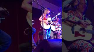 Castle - Lindsay Ell (The Bluebird Cafe - Bush Hall 08/10/2017)