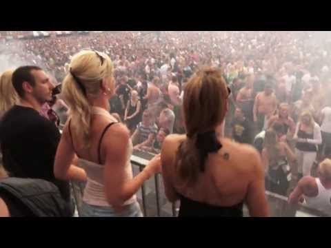 DOMINATOR 2012 GIRLS STAGE