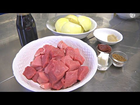 Saftiges Bierfleisch (Gulasch) mit Zwiebeln #kochen #essen #deftig #schweinefleisch #food