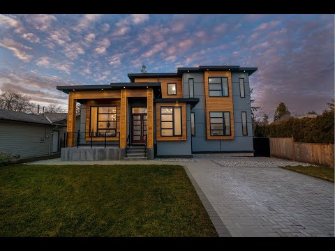 Executive Family Home in South Surrey l 15517 17Ave